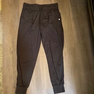 Senita weekend joggers